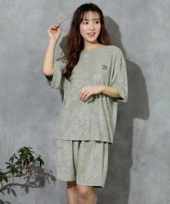 Aimerfeel SLEEP Pile Short Sleeve Top-Bottom Set With Unisex Sizing